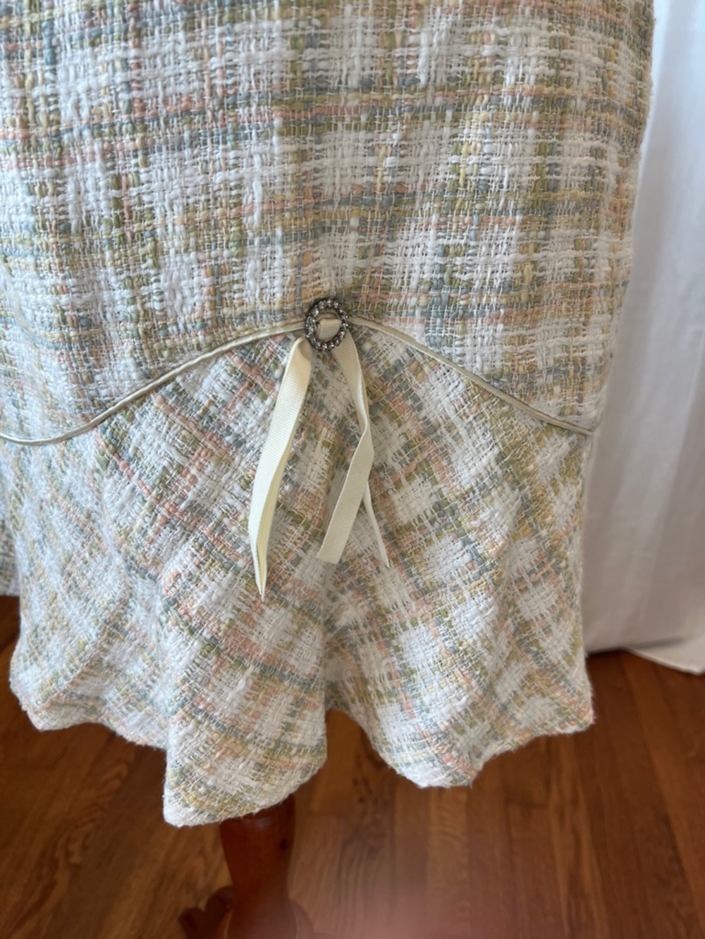 kenzie Cotton Tweed Asymmetrical Flared Skirt with Ribbon Accent. Size 8 - Picture 4 of 9